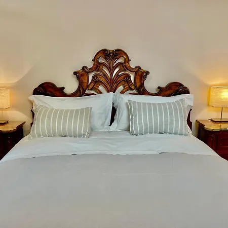 Ophelia Oda ve Kahvaltı 4*